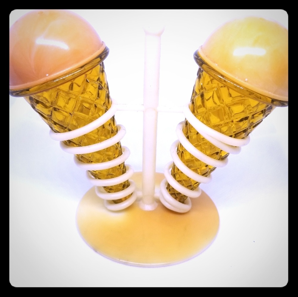 Vintage Retro Salt & Pepper Shakers Ice Cream Cone